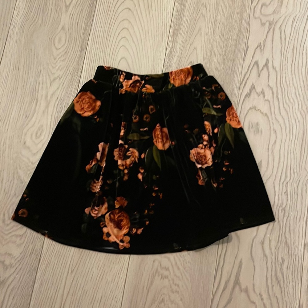 Velour floral skirt